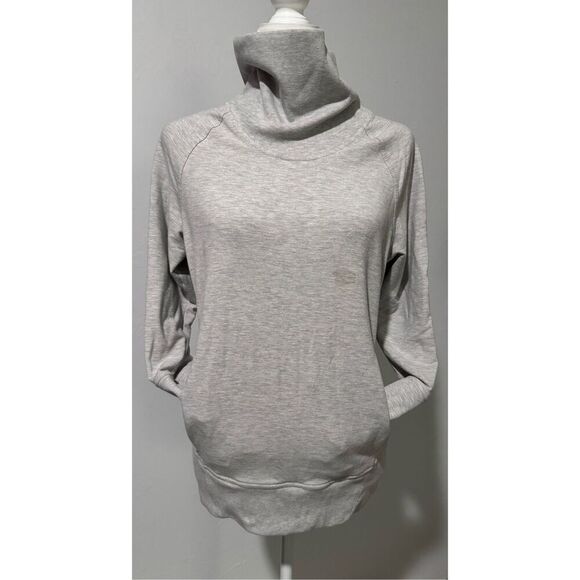 Lululemon pleated back cowl neck sweatshirt 6 - Picture 8 of 8